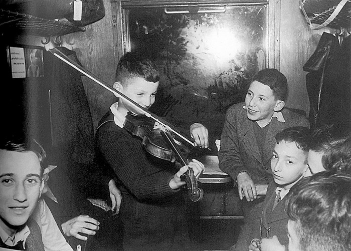 Ebreju bērni atstāj Vāciju. 1938. gads.