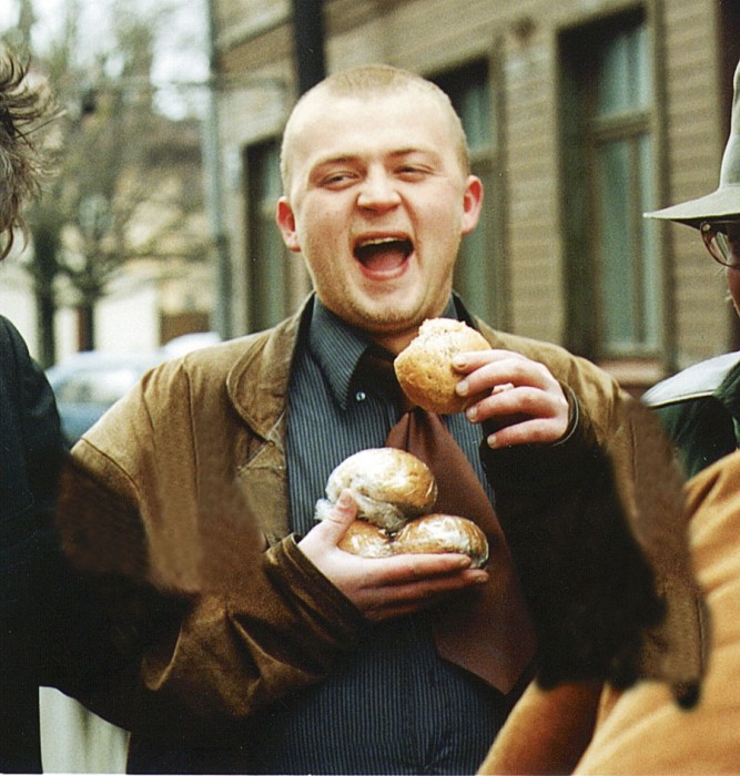 Jānis Zariņš - Latvijas aktīvākais galdnieks. Alus viņam garšo 13 reizes vairāk kā jebkuram vidējam alus dzērājam. Uzticīgs 8 gadus. Viesturs Dūle