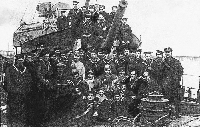 Angļu jūrnieki uz karakuģa bermontiādes laikā 1919. gadā