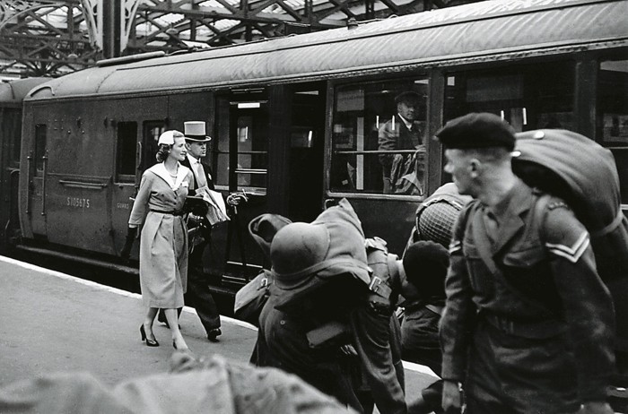 Vilciens uz Askotu, 1953
