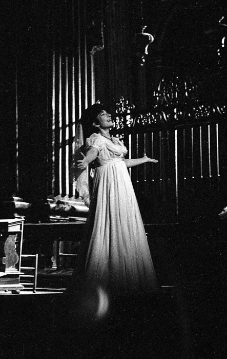 Marija Kallasa Toskas lomā Parīzes operā 1965. gada februārī (Foto: Scanpix)