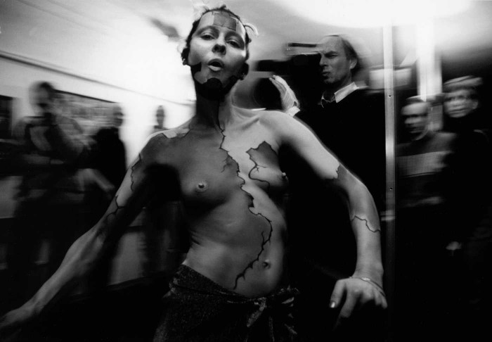 Demonstrētāja (Foto - Uldis Muzikants)