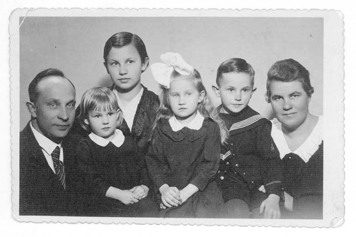 Bormaņu ģimene Rīgā 1935. gadā (Foto no A. Bormaņa personīgā arhīva)