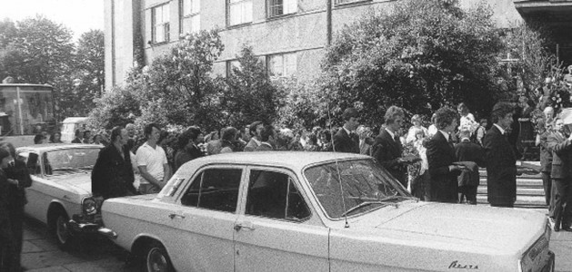Rīgas 4. vidusskola (tagadējā Rīgas Angļu ģimnāzija). Helēnas Eidemanes bēres 1978. gadā