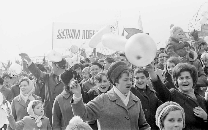 “Pirmā maija demonstrācija 11. Novembra krastmalā. Rīga. 1969. gada 1. maijs”