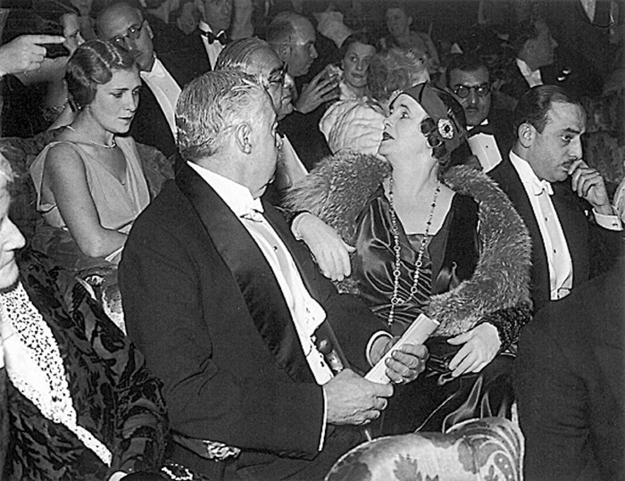 Maza scēna Phoenix Theatre  Londonā. 1931. (Foto: Hulton Getty)