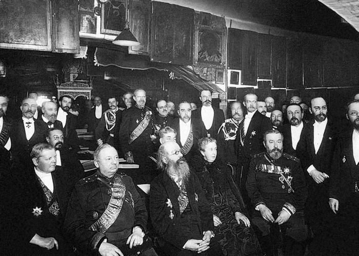 Senās rakstības mīlētāju biedrības sēde grāfu Šeremetjevu pilī, 19. un 20. gs. mijas fotogrāfija