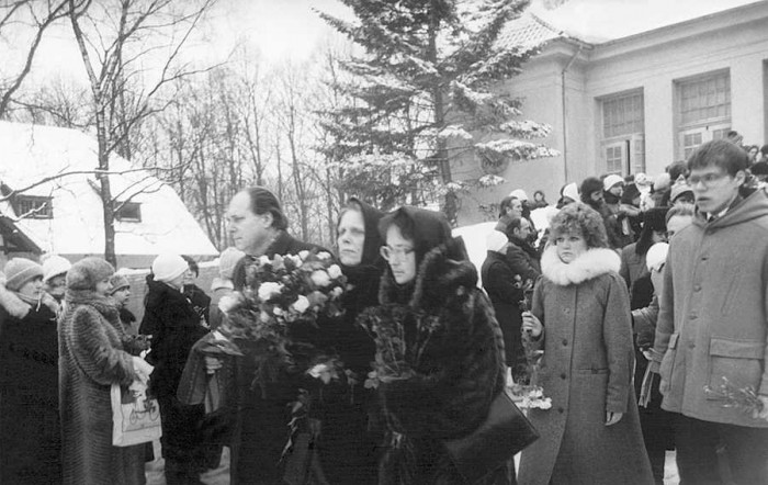 Klāva Elsberga bērēs 1987. gada 11. februārī (Foto - Juris Krieviņš)