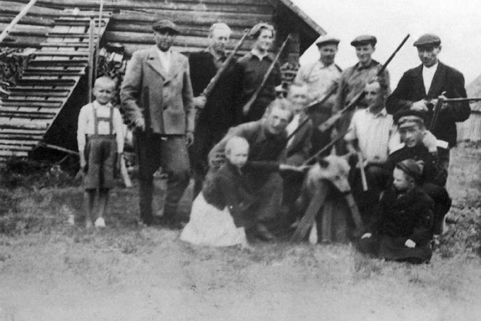 LPSR Iekšlietu ministrijas Iznīcinātāju bataljona kaujinieki Austrumlatvijā (Foto no totalitārisma seku dokumentēšanas centra fondiem)