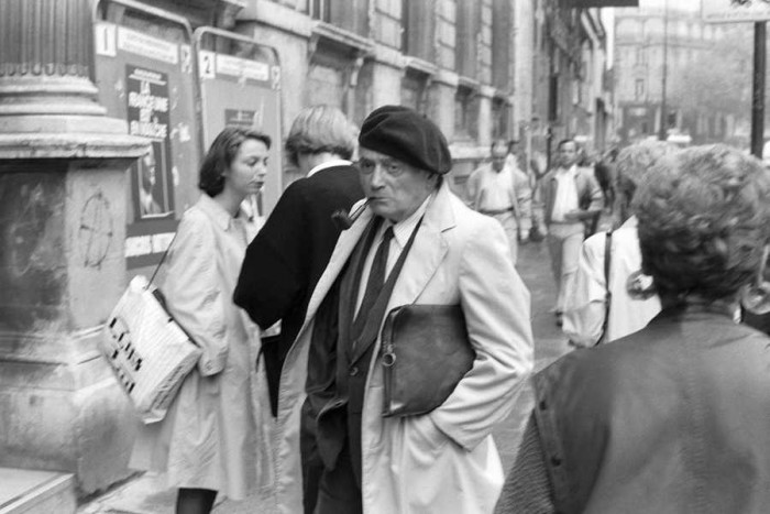 Parīzietis ar pīpi, 1988 (Foto: Corbis)