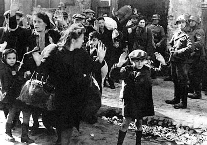 Varšavas geto iznīcināšana 1943. gadā (vācu virsnieka foto)