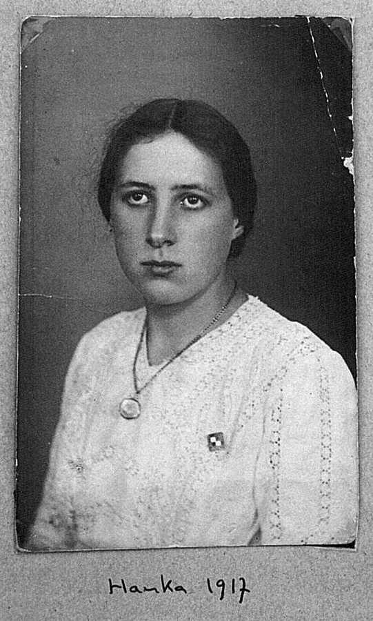 Aleksandra Grotendīka māte Johanna jeb Hanka Grotendīka 17 gadu vecumā
