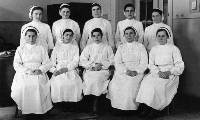 Sv. Vikentija klostera mūķenes – Ļvovas pilsētas 3. slimnīcas medmāsas un sanitāres.  20. gs. 60. gadi