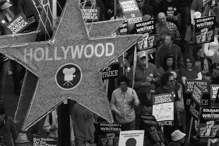 ASV, Holivuda, Kalofornija, 2007. gada 20. novembrī streikojoši scenāristi (Foto: Imageforum/LETA)