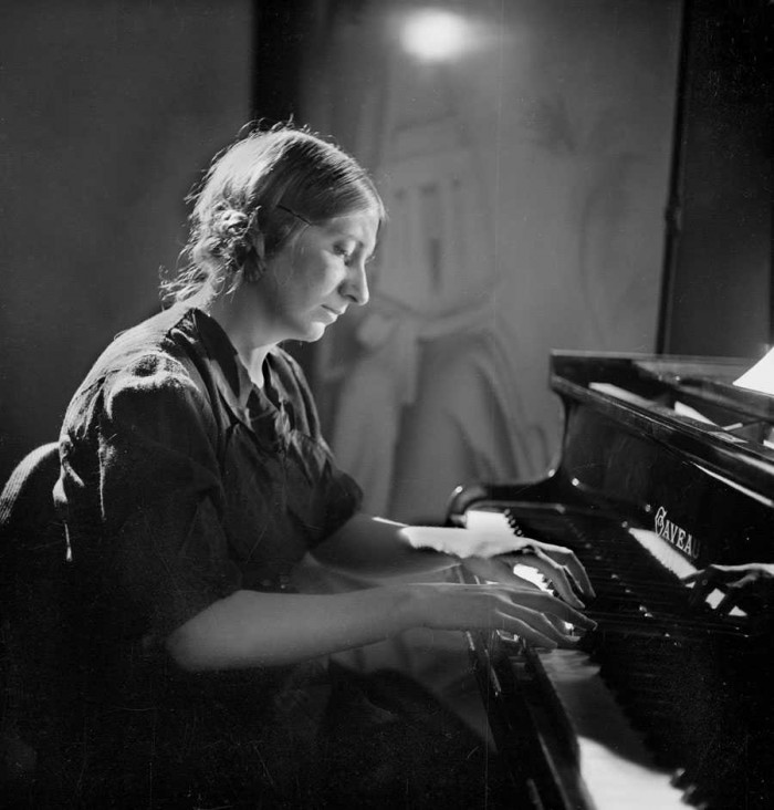 Klēra Delbo, Mesiāna pirmā sieva, 1937. gada novembrī (Foto: Imageforum/AFP)