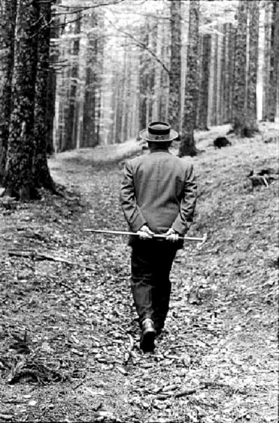 Heidegers Totnaubergā, Melnajā mežā, 1966 (Foto: Digne Meller-Marcovicz)