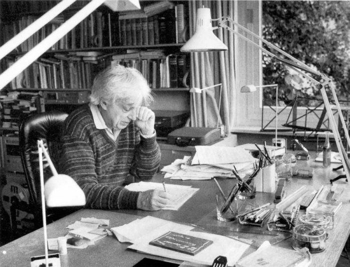 Ligeti savā darbistabā ap 1990. gadu